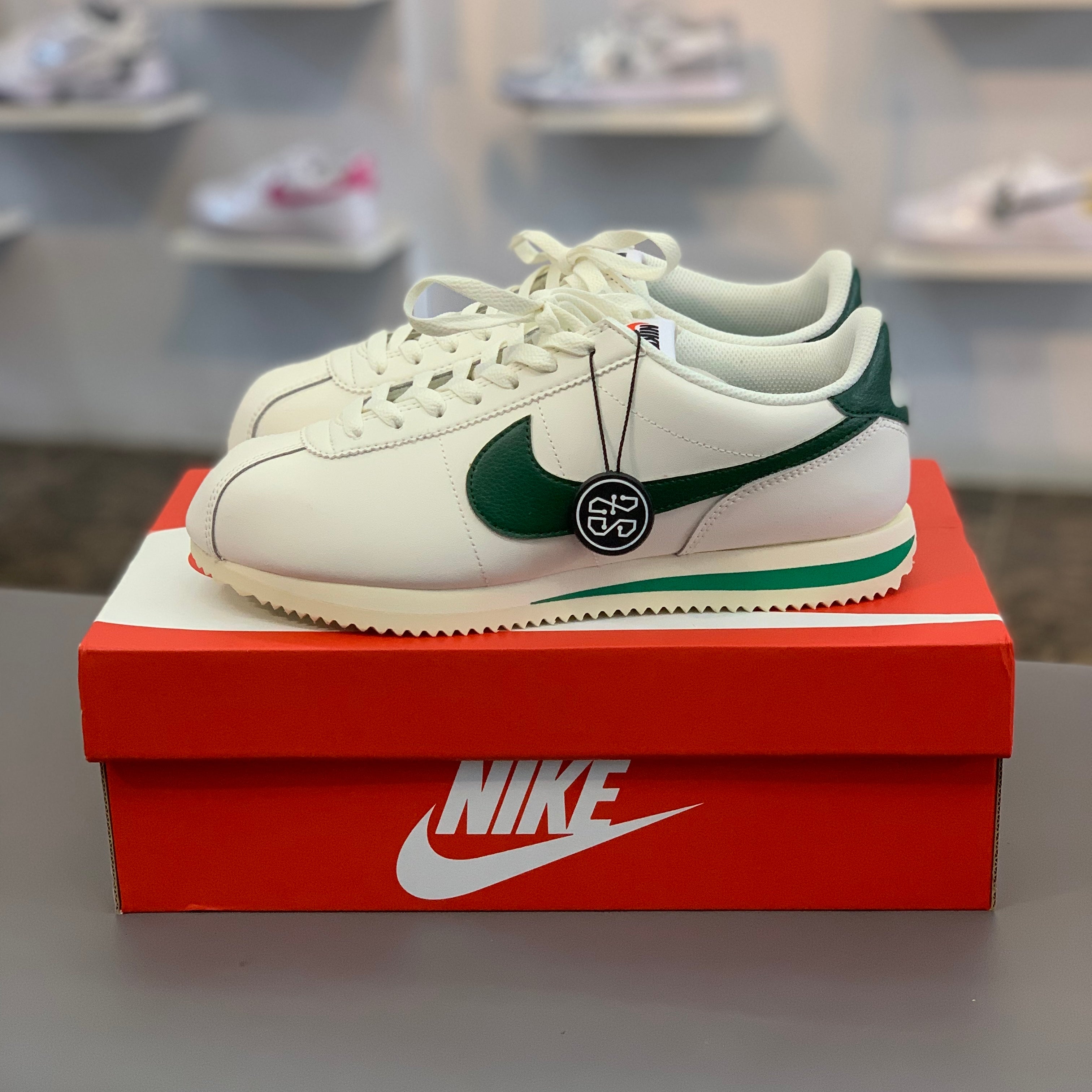 101, Nike Cortez George Green