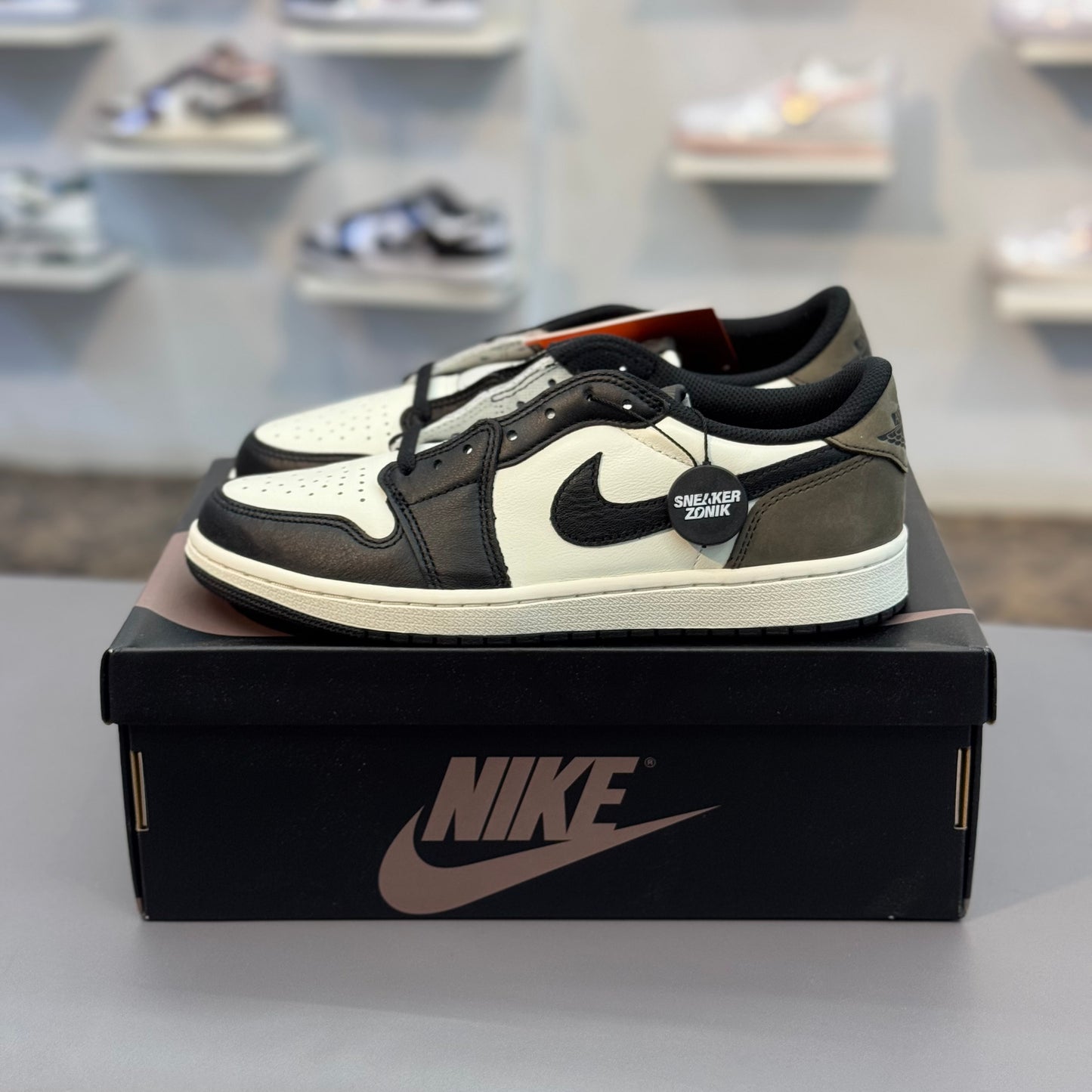 Jordan 1 Low OG Mocha