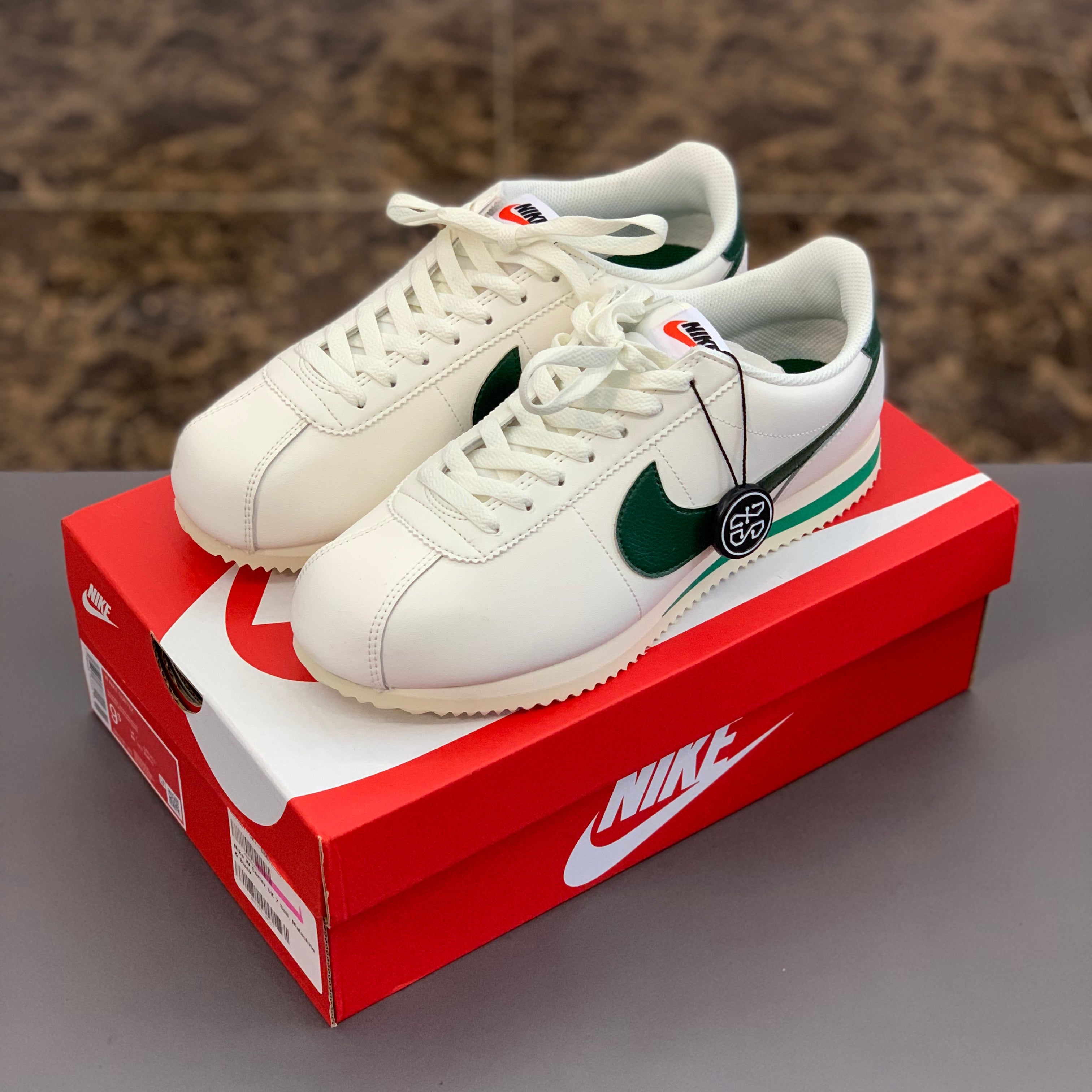 White red green nike on sale cortez