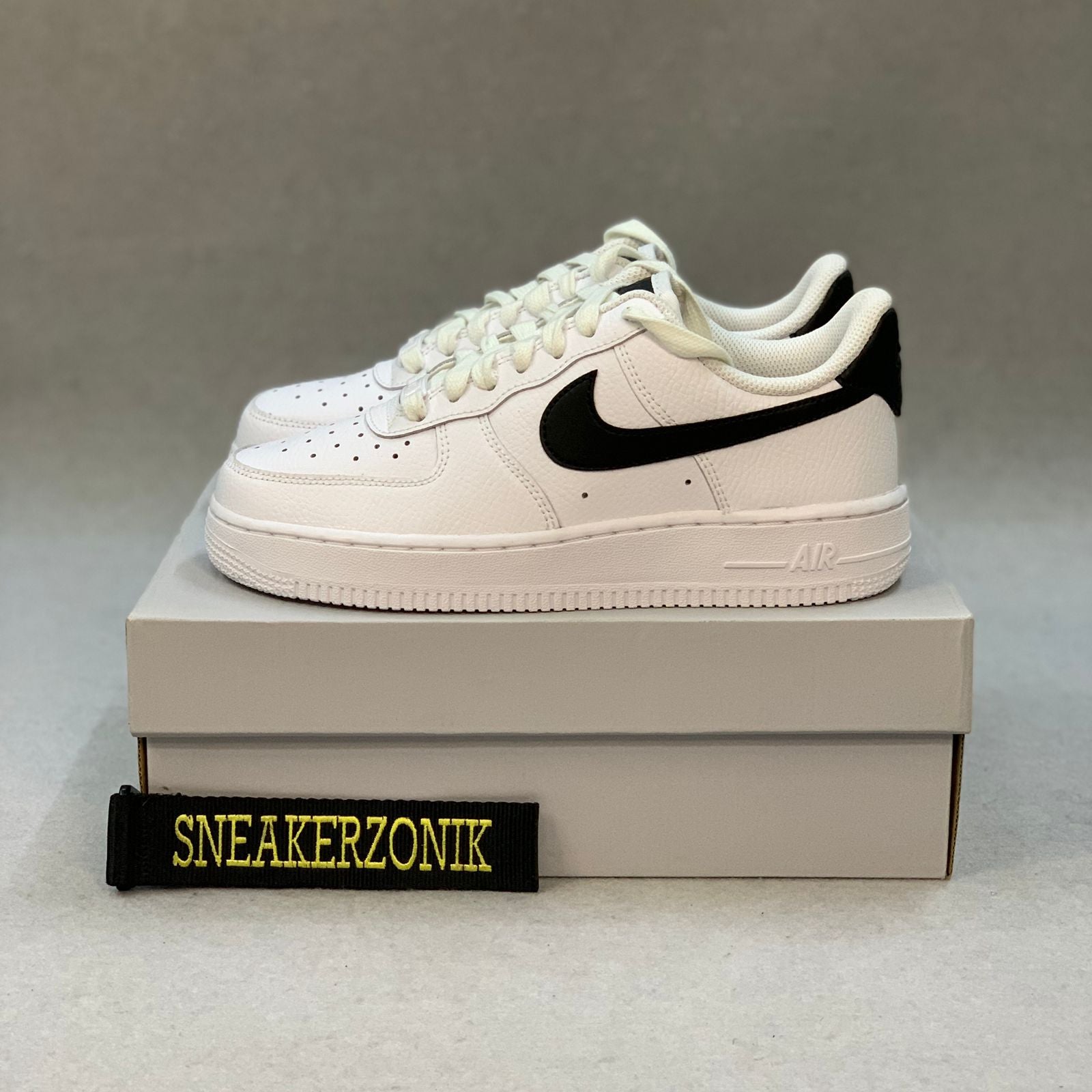 Nike Air Force 1 White / Black (W) – sneakerzonik