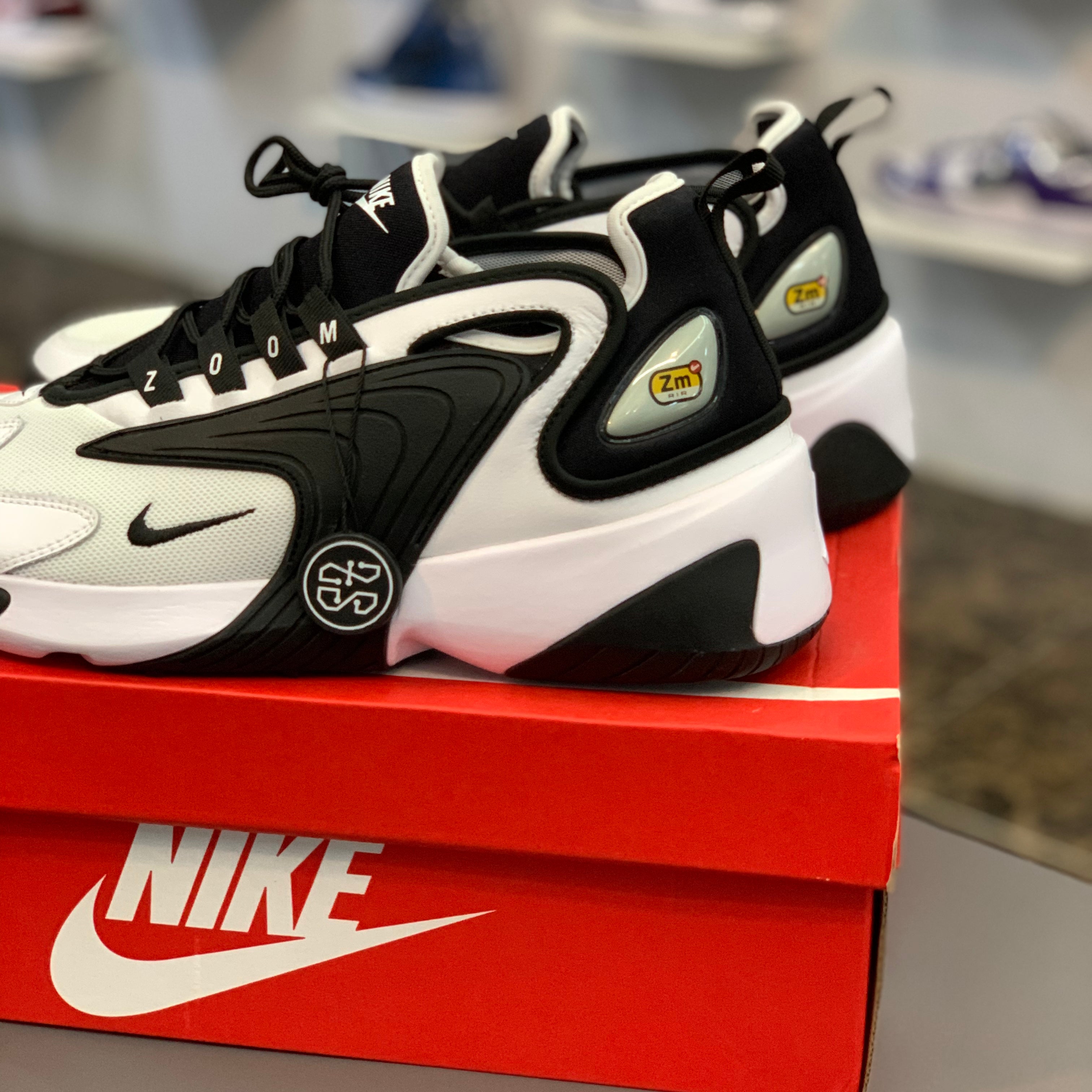 Nike zoom 2k shop black and red