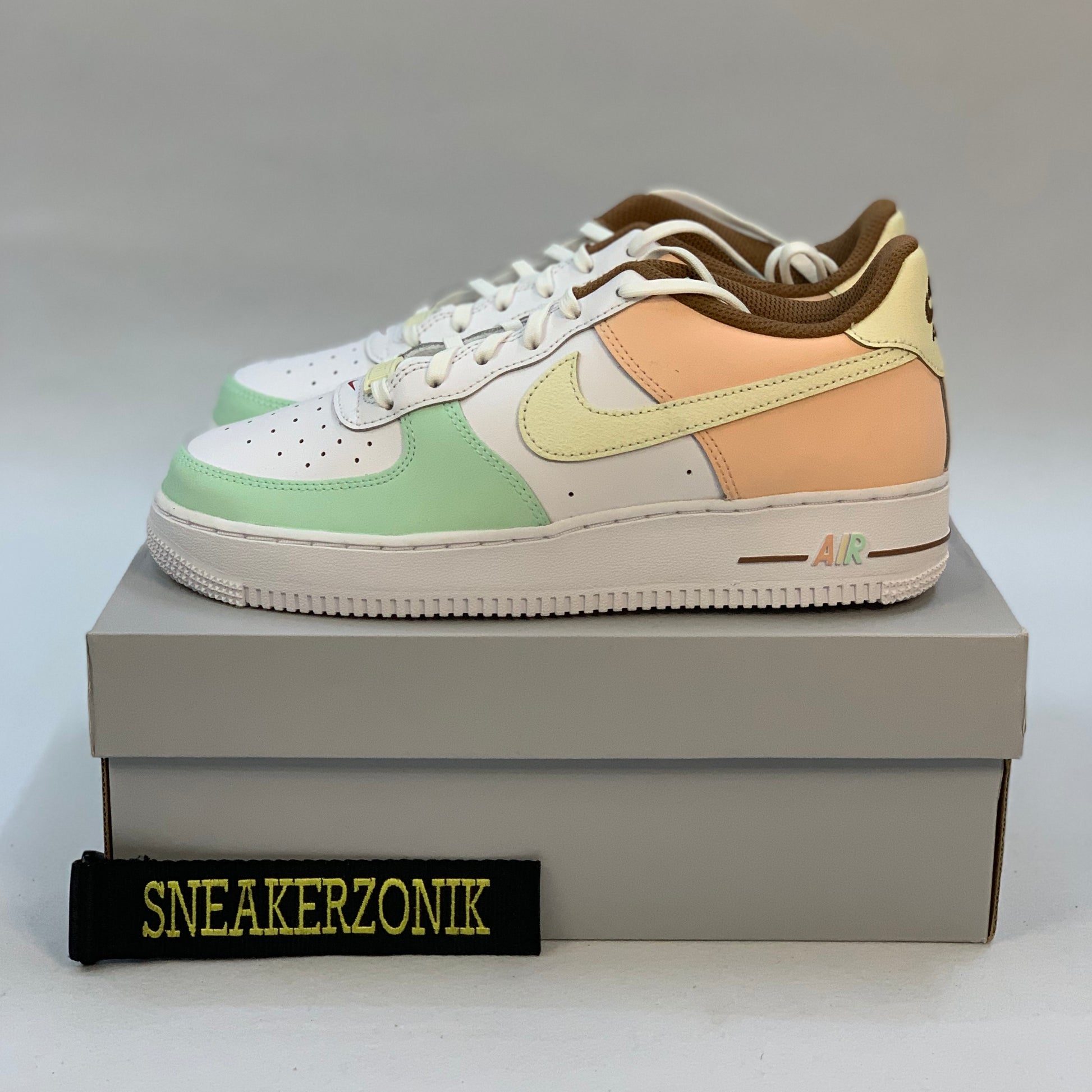 Nike Air Force 1 Low LV8 Ice Cream GS 7Y / Women's Size 8.5 DX3727-100  Shoes